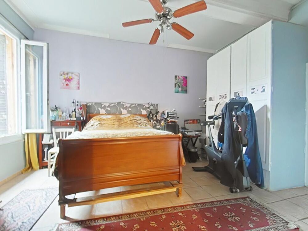 Maison Raissac D Aude 9 pièce(s) 220 m2 avec garage et cour