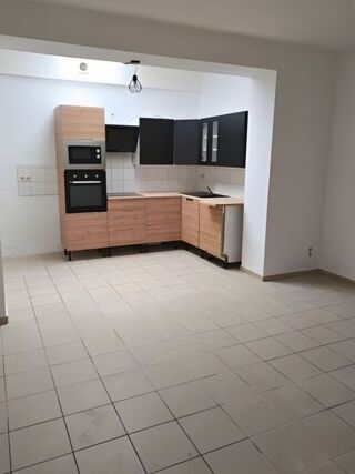  Maison � louer 6 pi�ces 300 m�