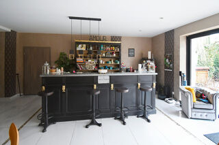  Immeuble  vendre 15 + pices 1400 m