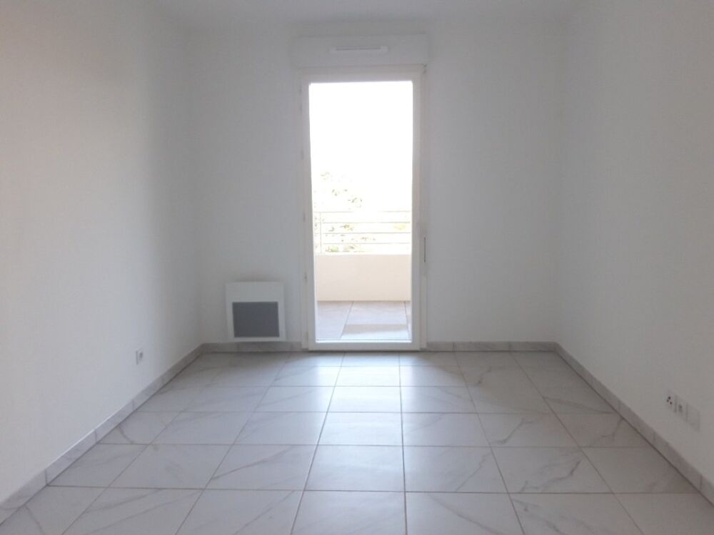 Location Appartement T2 avec terrasse et parkings à ST CYR SUR MER Saint cyr sur mer