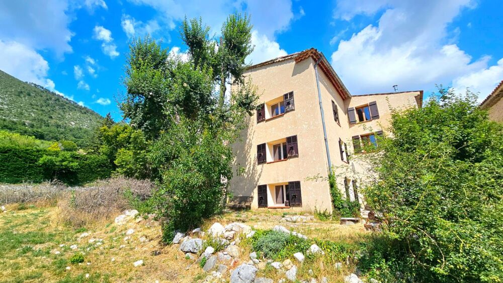 Vente Maison Maison de caractère rénovée avec goût . Vue panoramique .  Bargème (Var) Bargeme