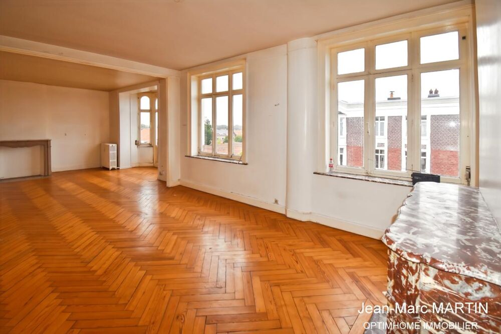 À 3 min du métro, appartement lumineux de 91,74 m² à rénover à Roubaix