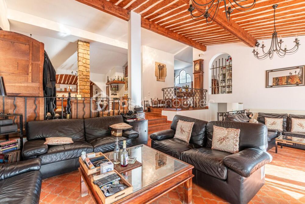 à vendre  Propriété/château Méounes-lès-Montrieux (83136)