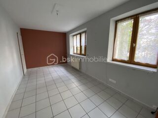 Vente Appartement IDEAL 1ER ACHAT OU INVESTISSEUR APPARTEMENT CENTRE MONTLUEL AVEC GARAGE Montluel