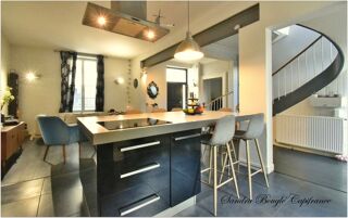  Maison à vendre 12 pièces 317 m²