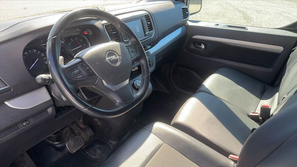 Vivaro VU 2.0 BlueHdi 180 EAT8 Confort - Automatique 2021 occasion 22400 Lamballe Armor