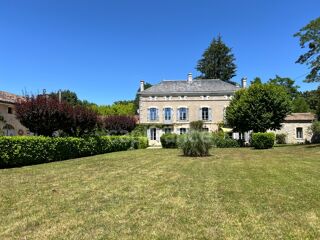  Propriété/château à vendre 7 pièces 270 m²