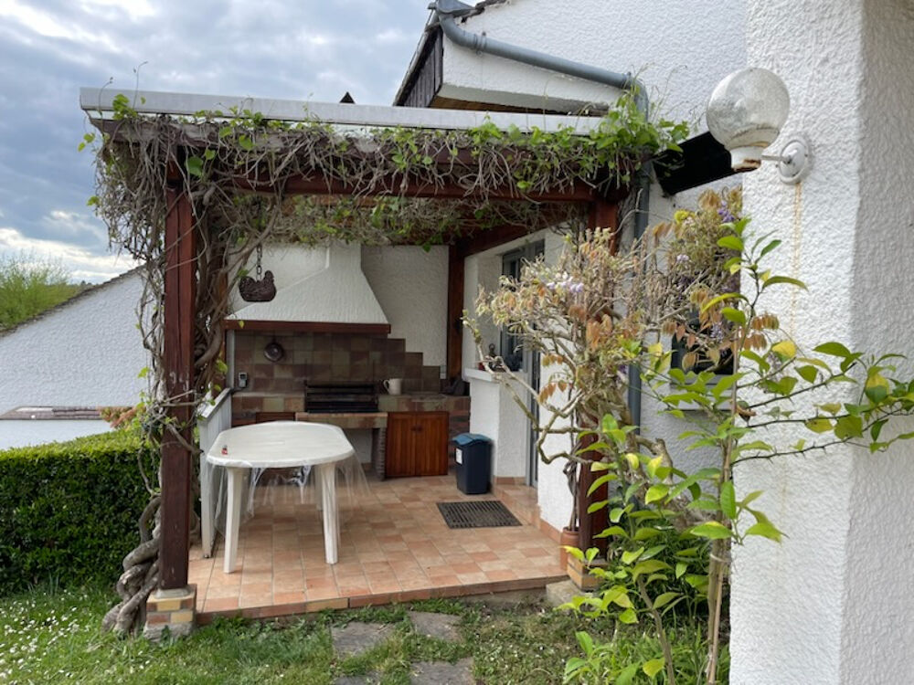 EXCLUSIF ! Maison d'Architecte de 4 chambres dont 2 avec balcons, et piscine