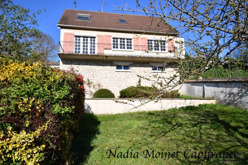 Maison familiale 118 m2 avec vie de plain-pied- Sous-sol total et double garage indépendant - A 2 minutes de Nogent-le-Roi