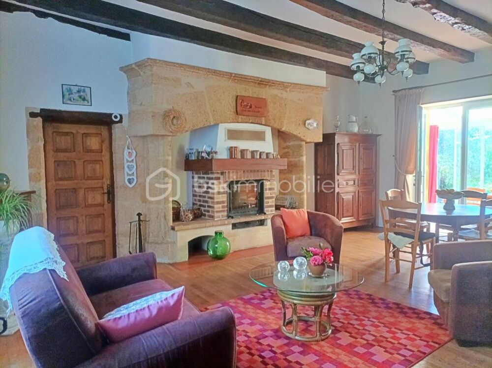 Maison de caractère avec gîte indépendant  Grand jardin au coeur du village de Cazals