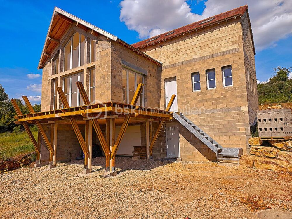 Vente Maison Maison exceptionnelle vue panoramique, d'une superficie de 144 m�, sur sous-sol de 56 m� �difi� sur terrain de 410 m� arbor� et Pierres