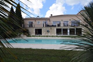  Propriété/château à vendre 8 pièces 358 m²