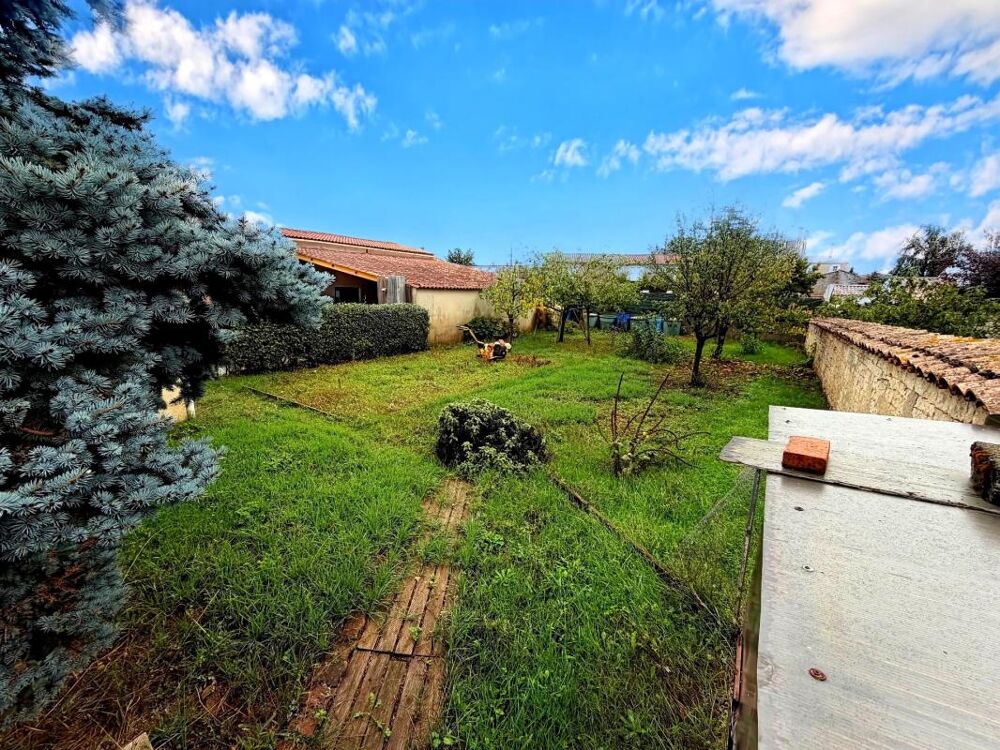 Vente Maison LUCON (85400) - CENTRE IMMEDIAT - MAISON FAMILIALE 3/4 CHAMBRES AVEC PISCINE ET SPACIEUSES DEPENDANCES Lucon