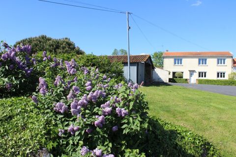   Long�re  � vendre avec d�pendance sur un terrain de 4256m�, 5 pi�ces VEZINS (49) Maison - 5 pi�ce(s) - 140 m�