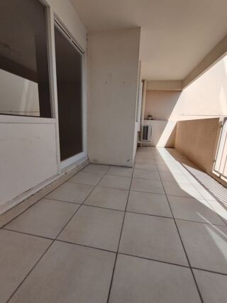  Appartement à louer 4 pièces 80 m²