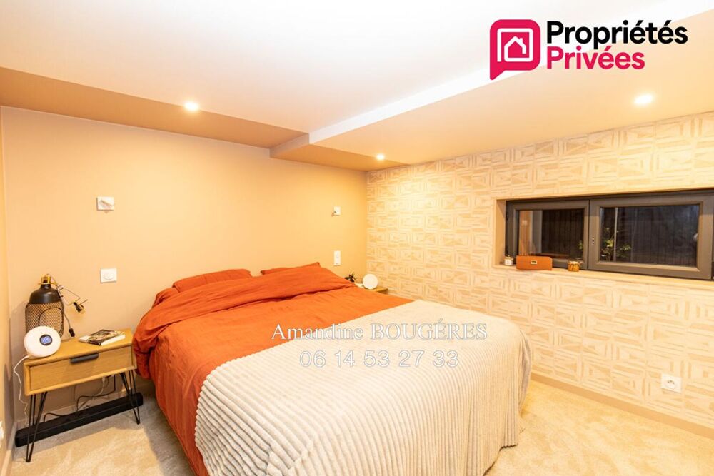 VITRE 35500 - PROCHE GARE A PIED- CENTRE VILLE -218 M² - 5 CHAMBRES - JARDIN - 579 000 EUROS HAI - STATIONNEMENT