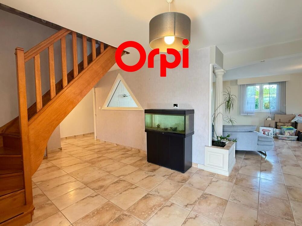 Maison familiale de plain-pied avec piscine