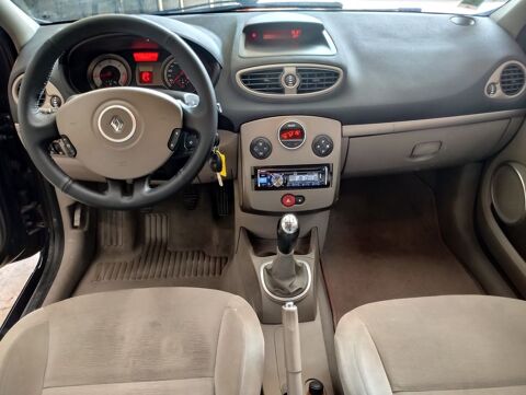Clio III 1.5 DCI 85 PRIVILEGE 5P 2007 occasion 06640 Saint-Jeannet