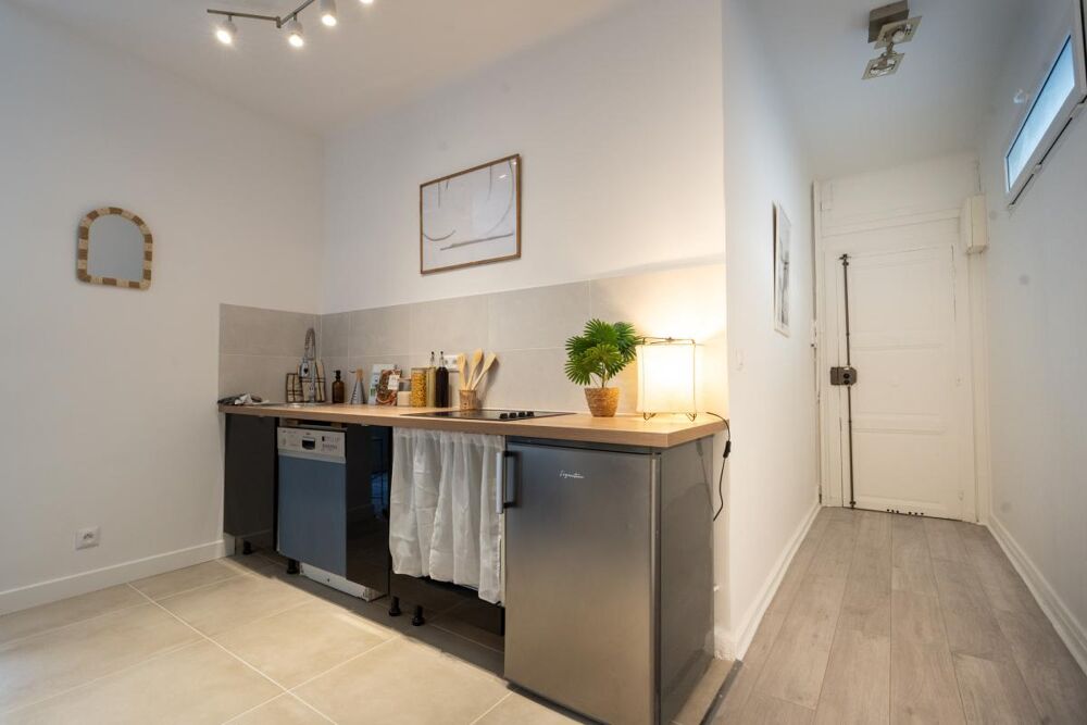PARIS 16e  Porte de Saint-Cloud  2 pièces entièrement rénové de 36 m²