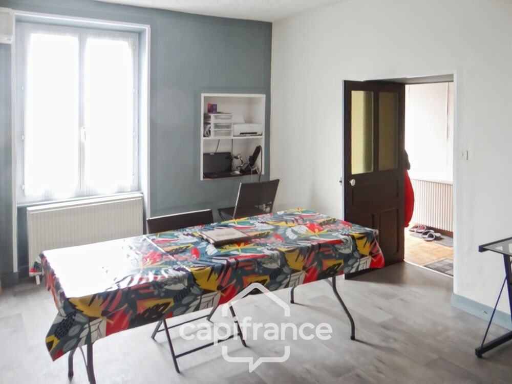 Vente Maison À vendre, maison d'habitation située dans une zone résidentielle Commentry