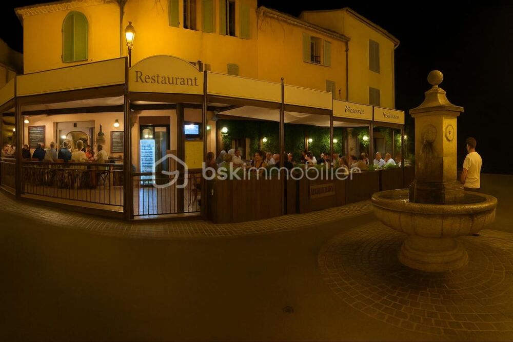   Restaurant  fort potentiel avec grande terrasse  très proche du port de Sainte-Maxime 