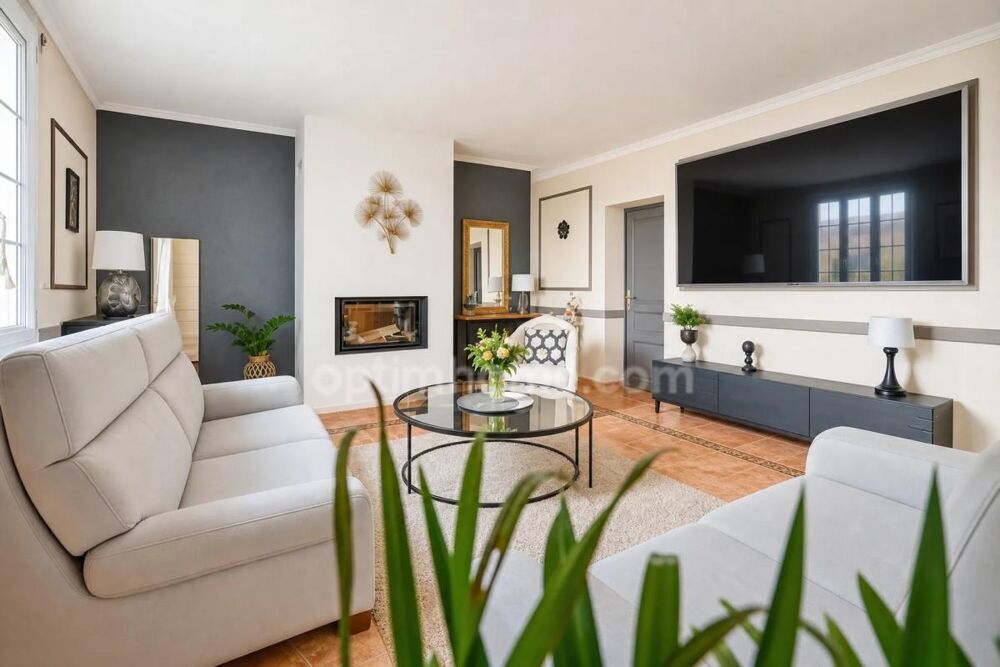 Vente Maison Maison en pierre de Loire à Saumur avec piscine, dépendances et terrain de 8 147m2 Saumur