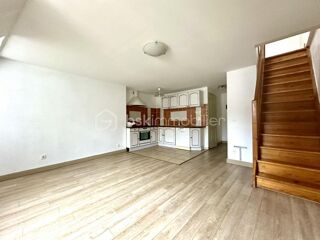  Immeuble à vendre 15 + pièces 250 m²