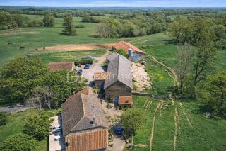  Maison à vendre 10 pièces 271 m²