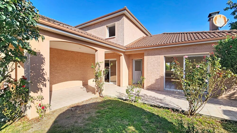 Vente Maison Maison à vendre 5 pièces, 4 chambres avec jardin et garage à LALOUBERE (65) Laloubere