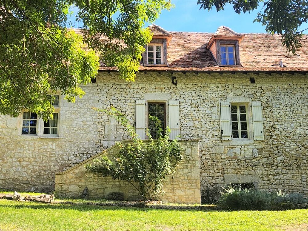 Belle propriété historique en pierre avec parc arboré - Dépendances et piscine - à vendre - proche de CASTILLONNES (47)