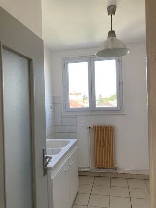  Appartement à louer 5 pièces 71 m²