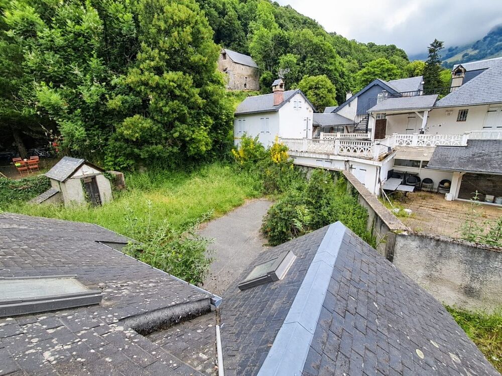 Ancien bar avec appartement et jardin