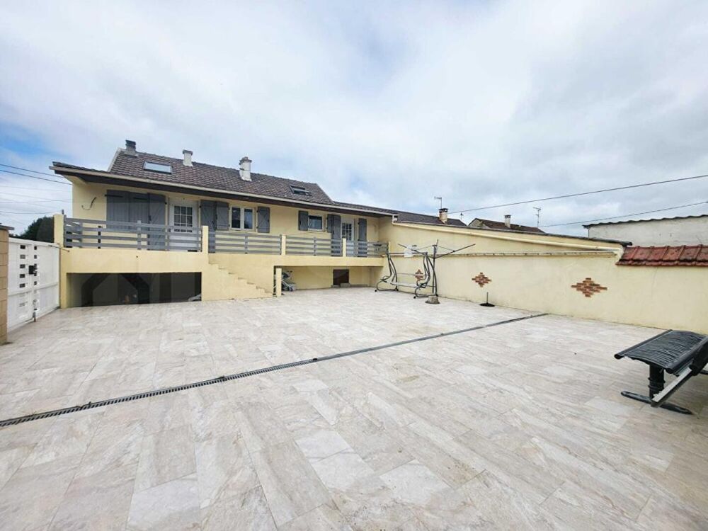 Maison sur sous-sol total, 4 chambres et jardin