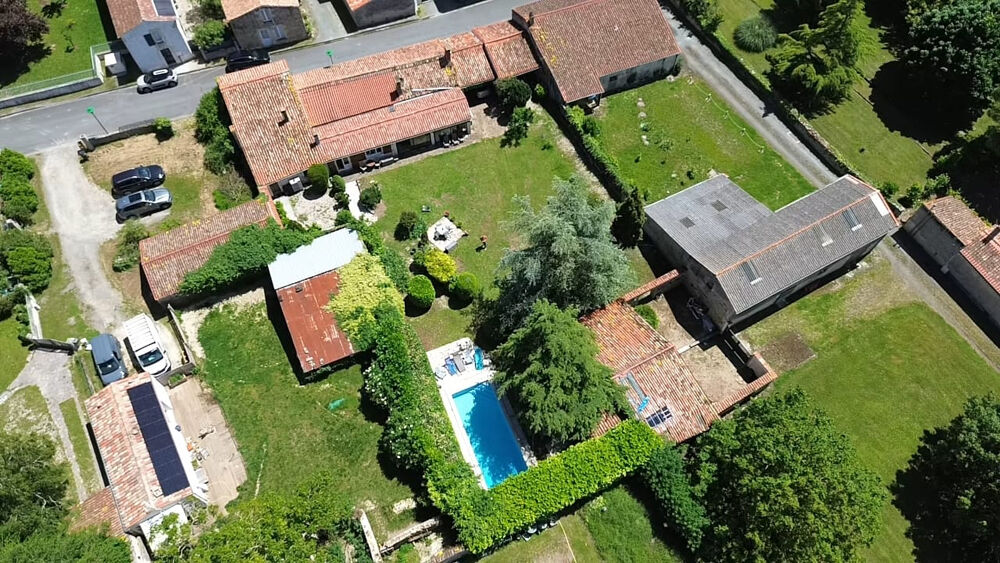 Maison Vouille Les Marais 8 pièce(s) 157 m2
