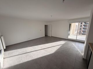  Appartement à louer 4 pièces 87 m²