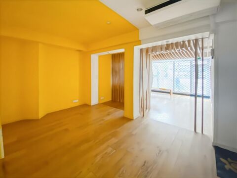  En plein coeur du 8ème arrondissement, beaux bureaux à louer 