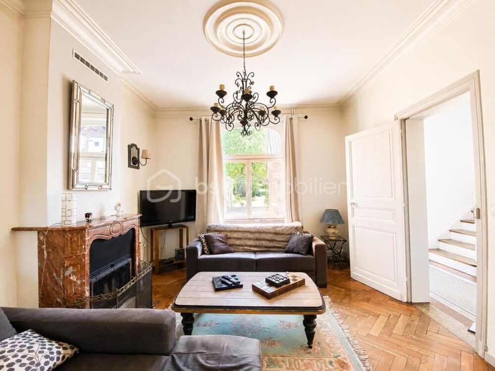 Vente Maison Maison de caractère des années 1930 – beaux volumes, terrain arboré 2765m² Courcelles le comte