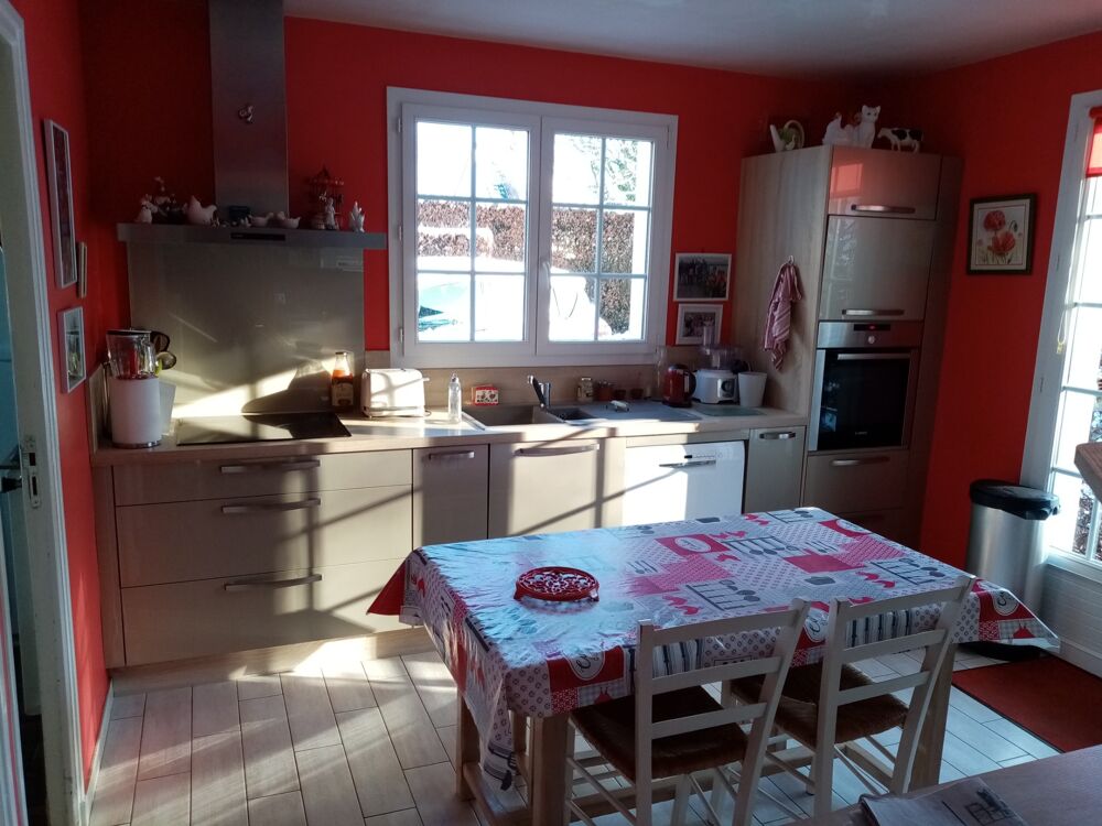 Vente Maison Maison à vendre 8 pièces YVETOT (76) à 1 heure 40 de la gare Saint Lazare PARIS Yvetot