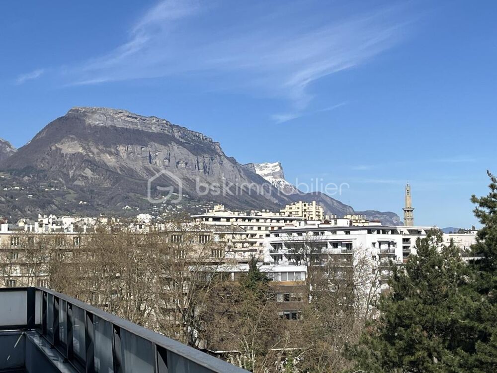 EXCLUSIVITÉ : Vivez au Sommet  T3 avec Balcon Panoramique de 25 m²