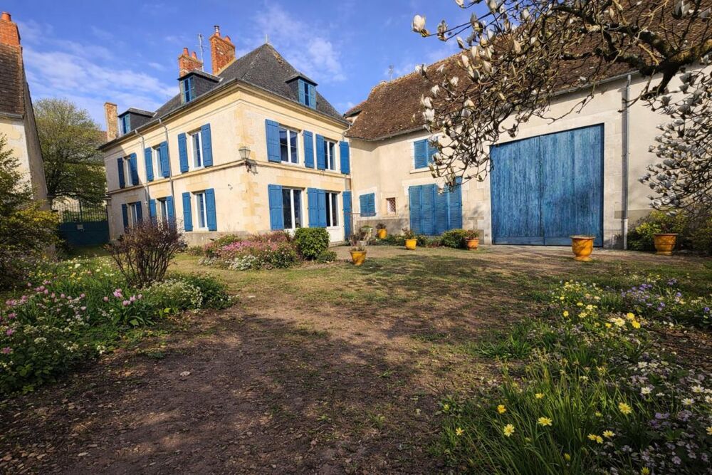 Vente Maison Maison de caractère 332 m² - Terrain 2 489 m² - Piscine - Dépendances - Proche Magny-Cours Magny cours