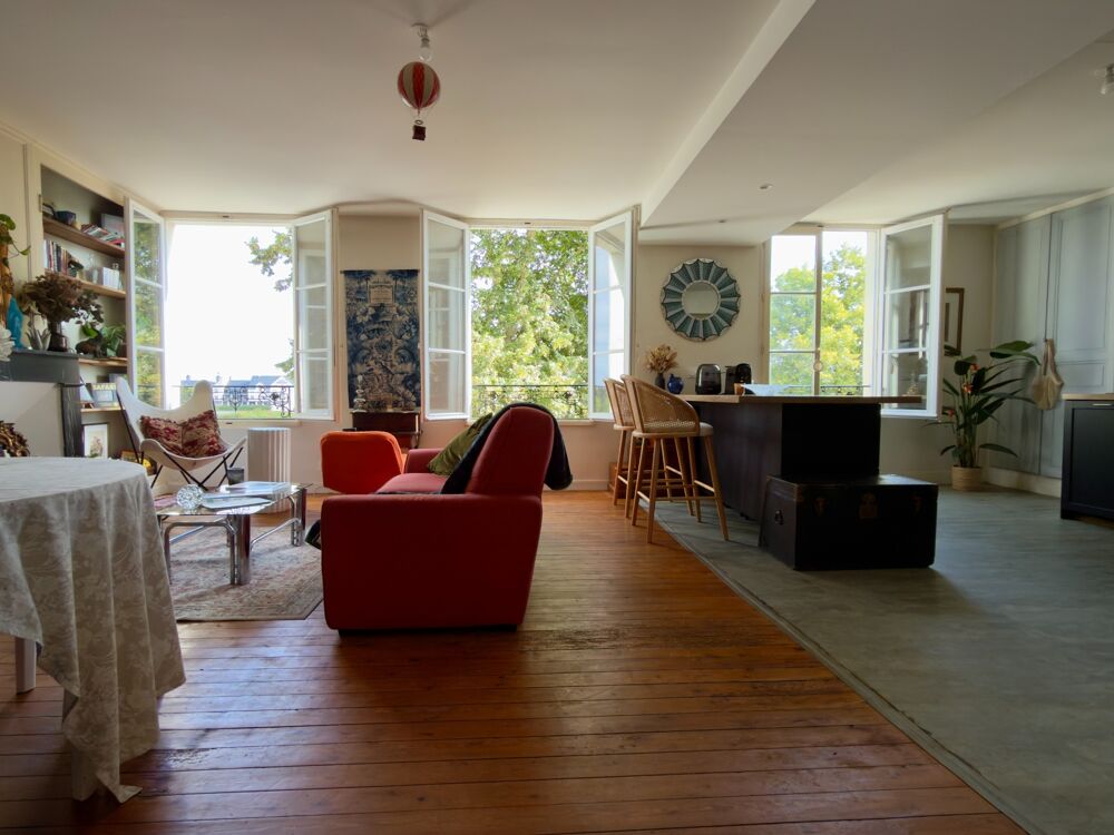 Vente Appartement SAUMUR Centre-ville, face Loire. Appartement T3 rénové avec grenier et cave Saumur