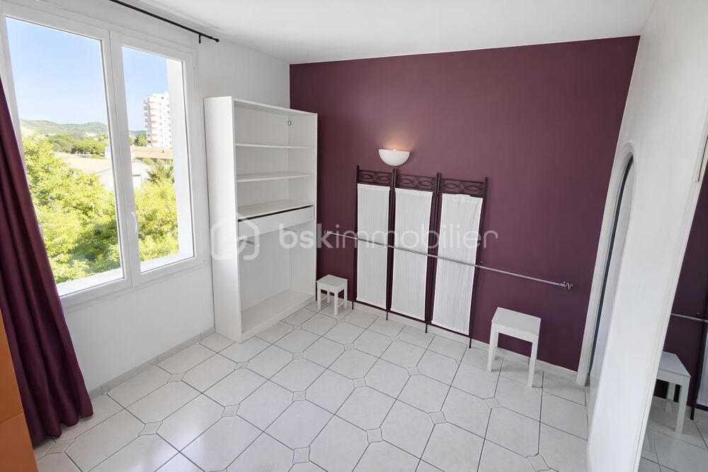 Vente Appartement A vendre - T2 loué dernier étage – Vue Faron – Rentabilité immédiate – Parking – Cave – Toulon La Loubière – 157 000 € Toulon