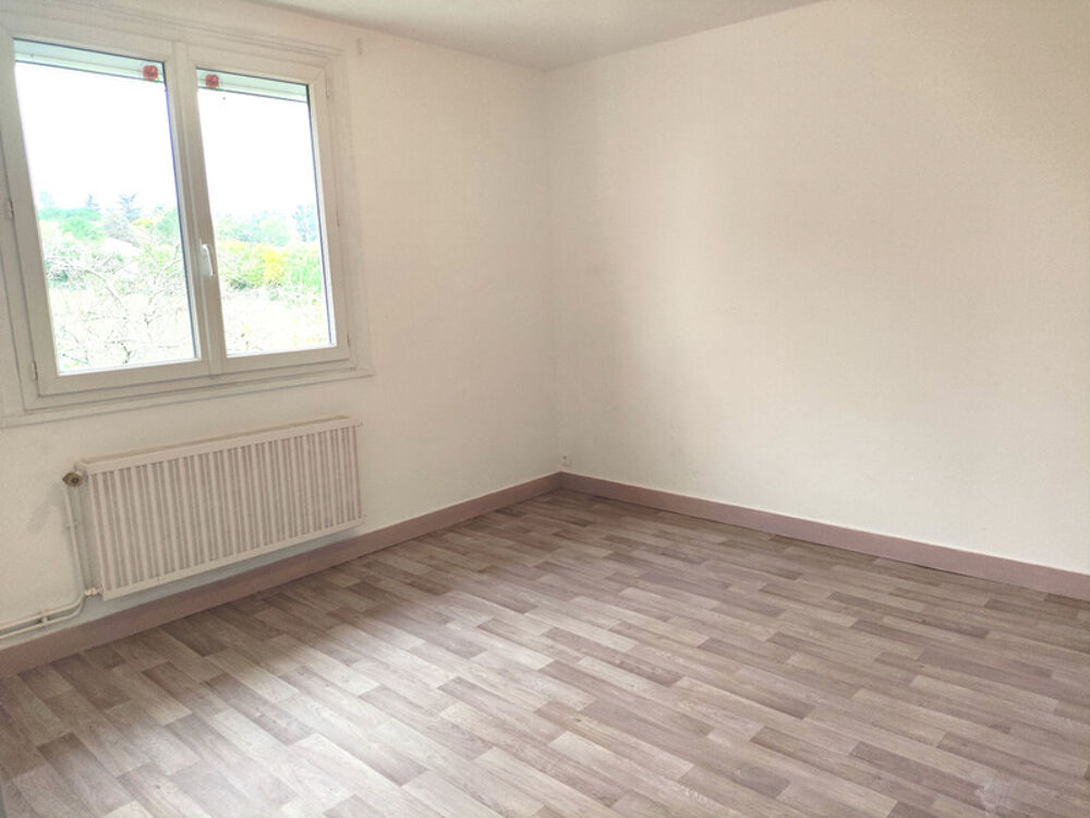Vente Maison Maison T4 de 96 m² avec garage et grand terrain – Saint-Germain-de-Lusignan Saint germain de lusignan