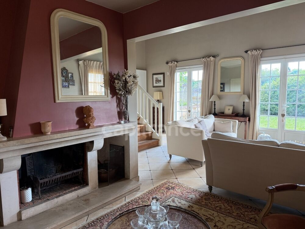 Vente Maison Maison à vendre 9 pièces GY L'EVEQUE (89) Propriété de caractère de 185 m2 4 chambres plus bureau   Terrain Gy l eveque