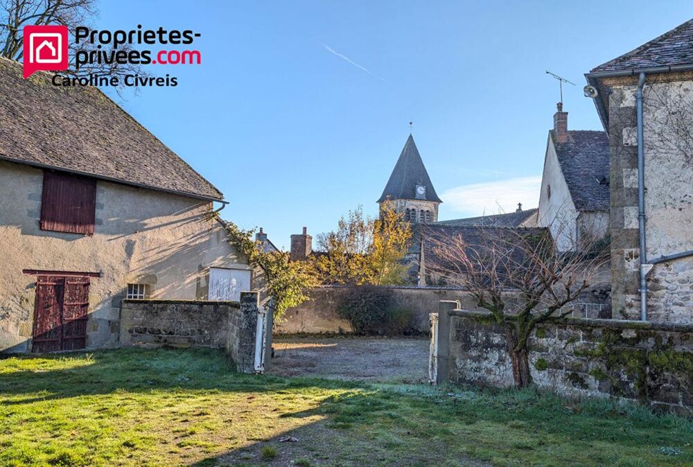 Propriété : maison de maitre avec ferme attenante + 5 hectares de prés