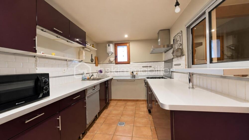 MAISON EN PIERRE  5 CHAMBRES  GARAGE  TERRASSE  TERRAIN NON ATTENANT