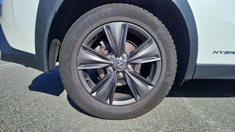 UX 250h 2.0 VVT-i 184 Hybrid 4WD e-CVT Luxe 2020 occasion 73000 Chambery