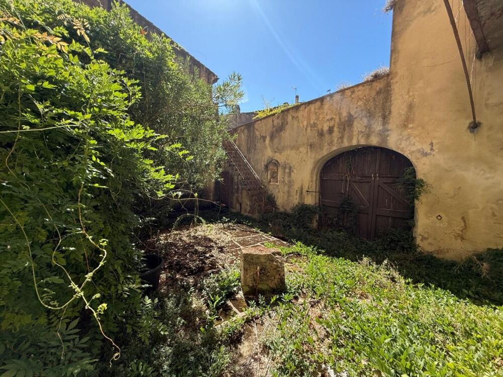 ROQUEMAURE (30150)  HÔTEL PARTICULIER  460 M²  ÉLÉMENTS DARCHITECTURE ANCIENS  COUR INTÉRIEURE  GARAGE  TERRASSE  COMBLE
