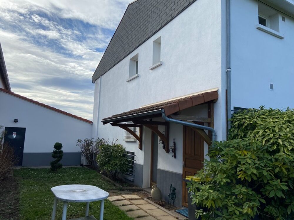 Vente Maison Maison 7 pi�ces MARINGUES 160m2 + garage double TRES BELLES PRESTATIONS aucuns travaux � pr�voir Maringues