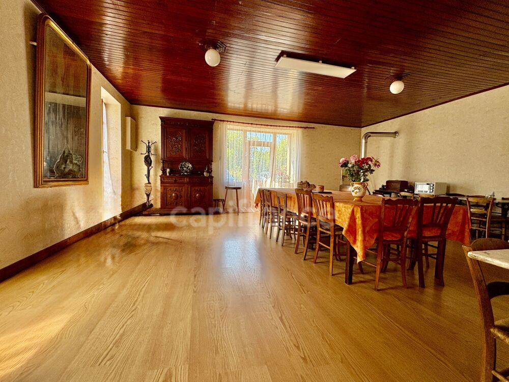 Vente Maison Proche de NOIRETABLE  : MAISON DE CAMPAGNE de 157 m2 avec DEPENDANCES  et TERRAIN de 1200 M2 Saint jean la vetre